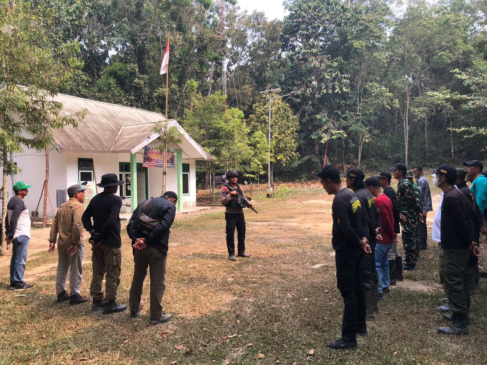 Gerak Cepat Satgas Karhutla Polda Jambi Kendalikan Kebakaran di Tahura Batanghari