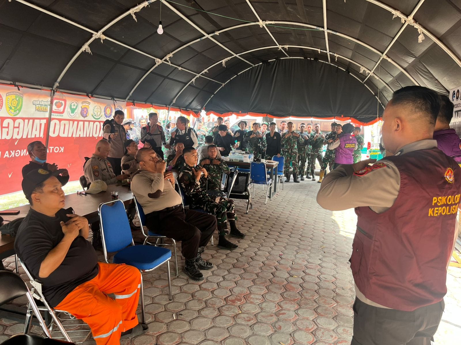 Perkuat Ketangguhan Personel Karhutla, Polda Kalteng Kerahkan Tim Psikologi ke Posko