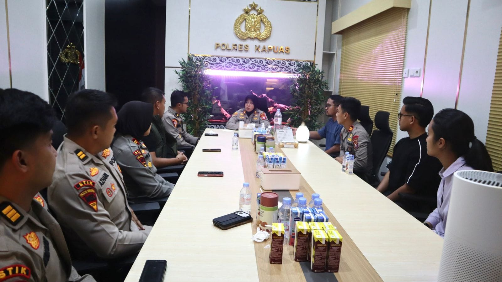Kapolres Kapuas Beri Pembekalan Mahasiswa STIK, Perkuat Edukasi Humanis Pencegahan Karhutla