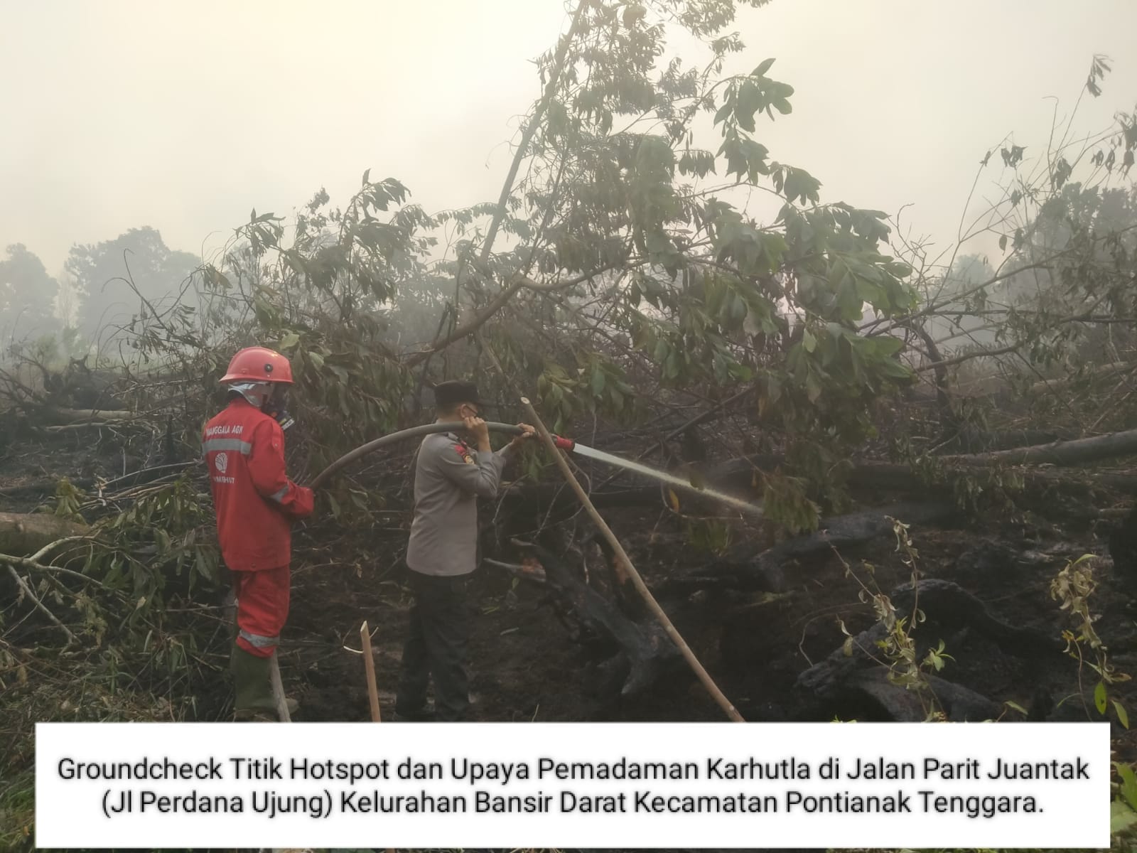 Cegah Karhutla Meluas, Polsek Pontianak Selatan Groundcheck Titik Hotspot dan Lakukan Pemadaman