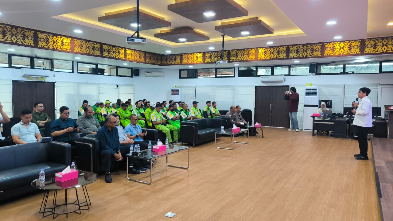Sat Lantas Polresta Pontianak Gelar Safety Driving Bersama Pertamina, Edukasi 40 Driver Armada LPG 3 Kg