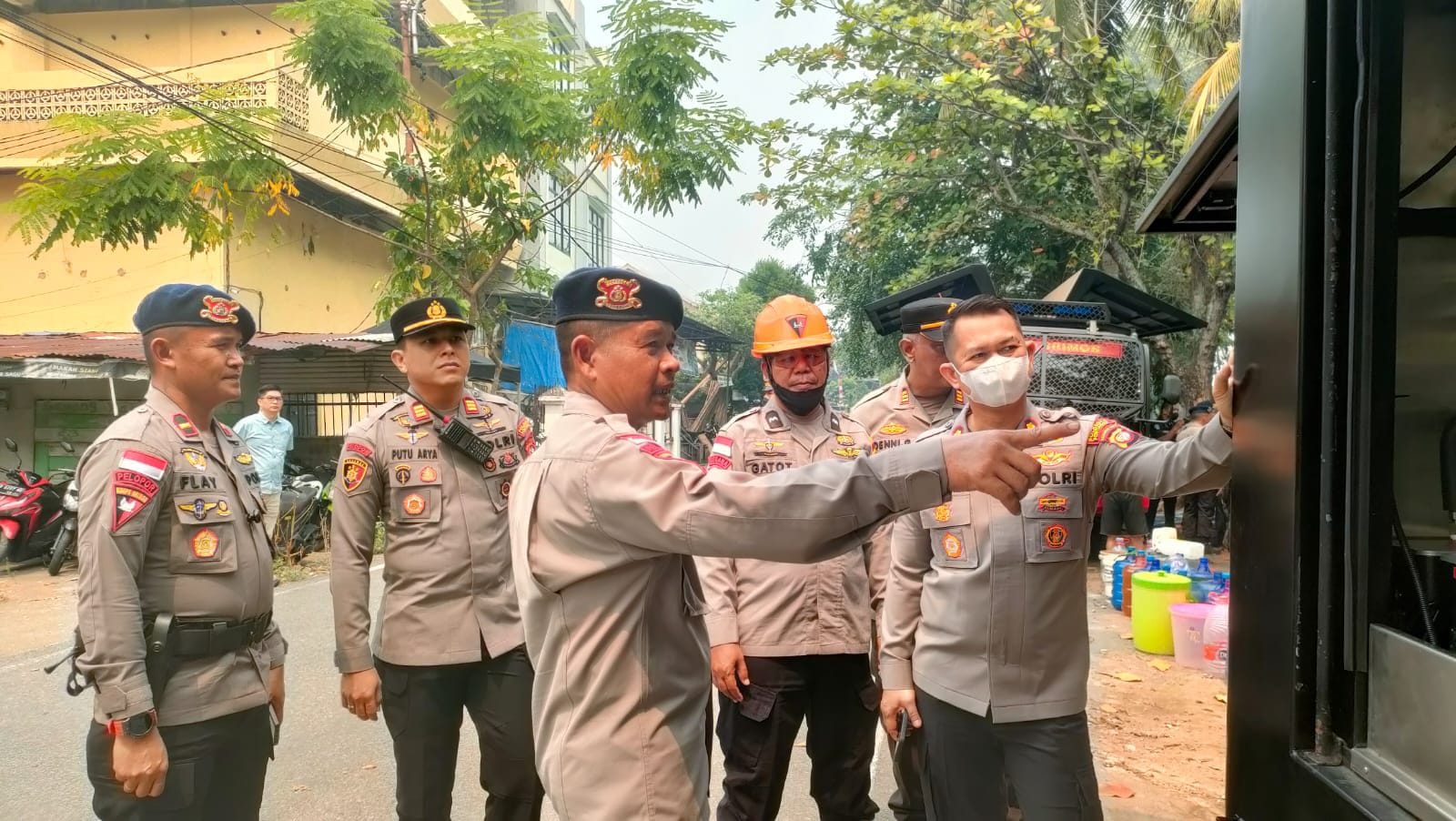 Saat Air Sulit Didapat, Polisi Hadir Membawa Harapan