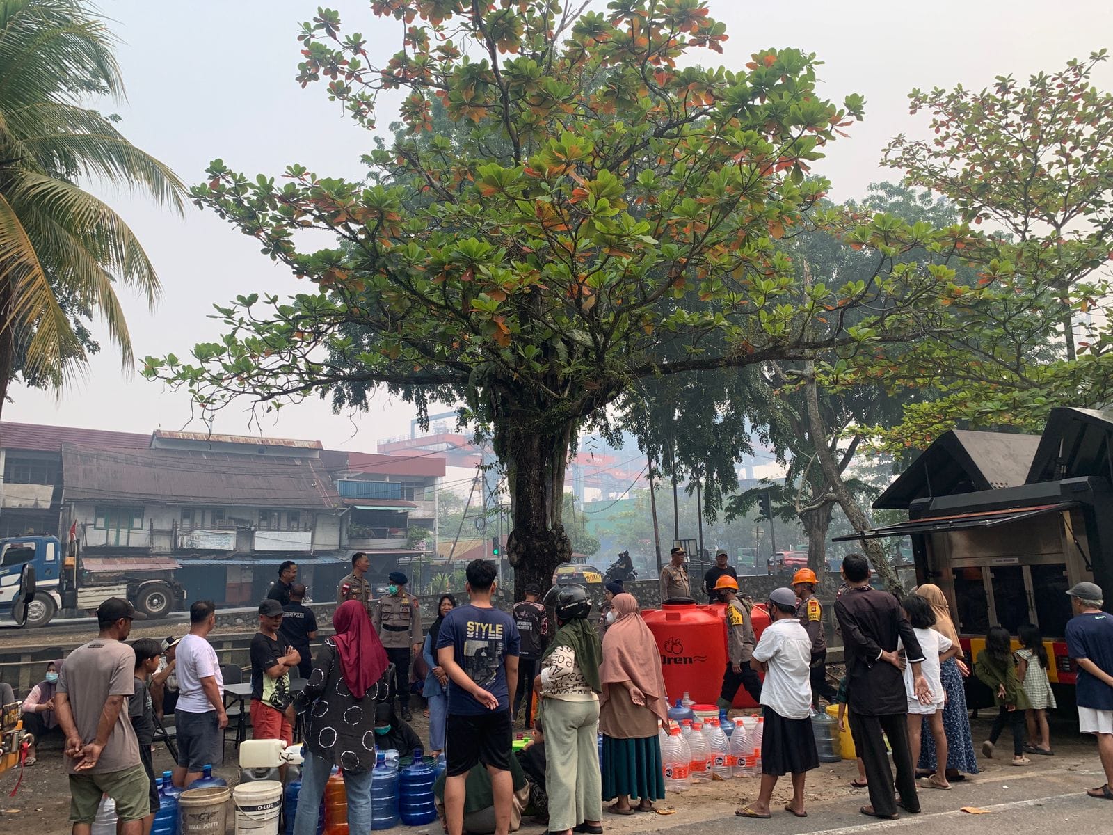 Saat Air Sulit Didapat, Polisi Hadir Membawa Harapan