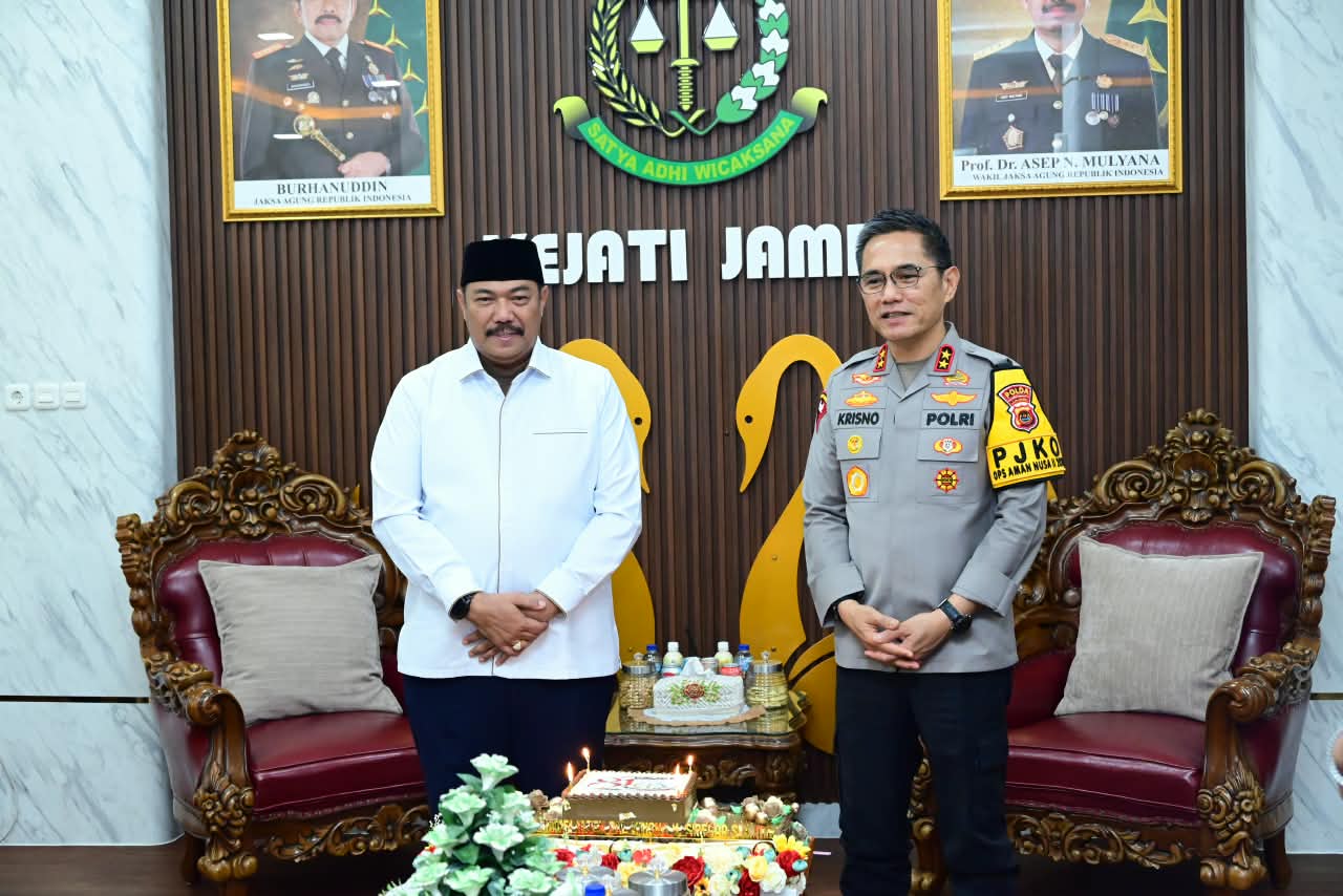 Kapolda Jambi Hadir Langsung ke Kejati, Sampaikan Ucapan Selamat Hari Lahir Kejaksaan RI