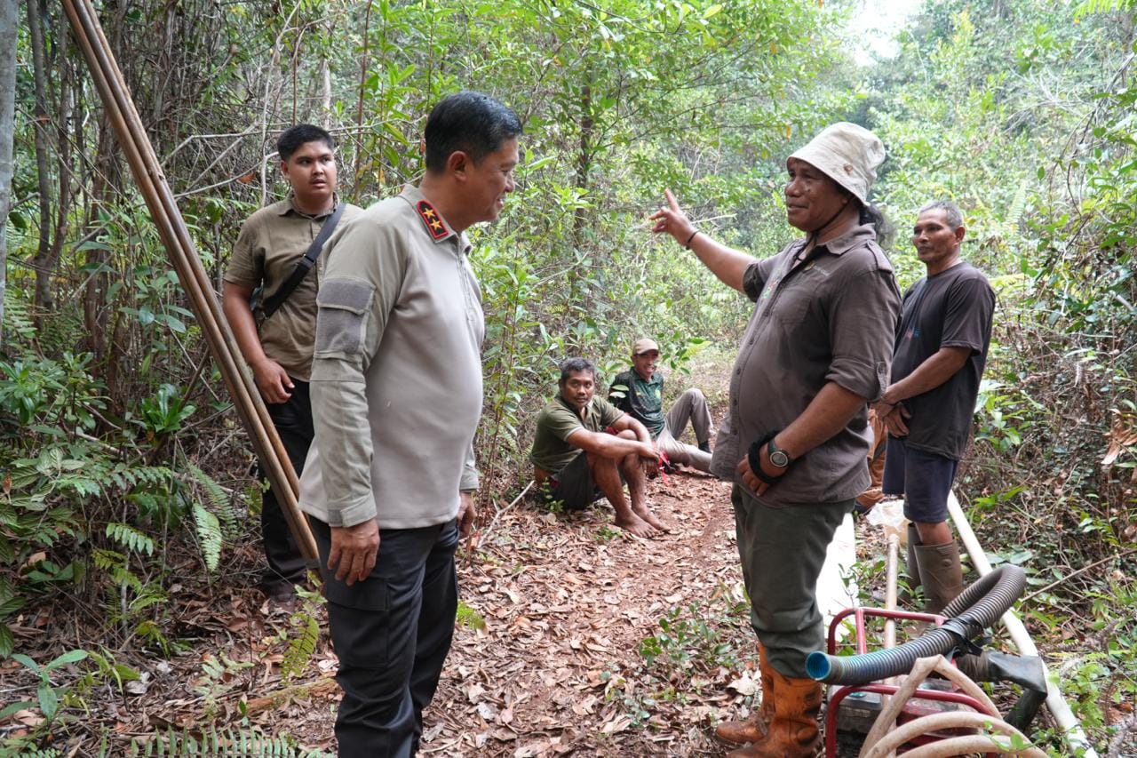 Atasi Karhutla di Tjilik Riwut Km.21 hingga 23 Palangka Raya, Kapolda Kalteng Bersama Gubernur Optimalkan Sumur Bor Sepanjang 3 KM