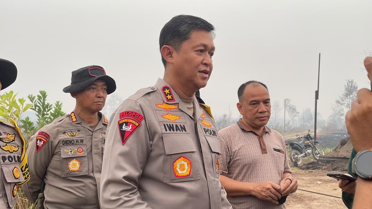 Bersama Aslog Kapolri, Kapolda Kalteng Cek Pemadaman Karhutla dengan Cairan X-Fire