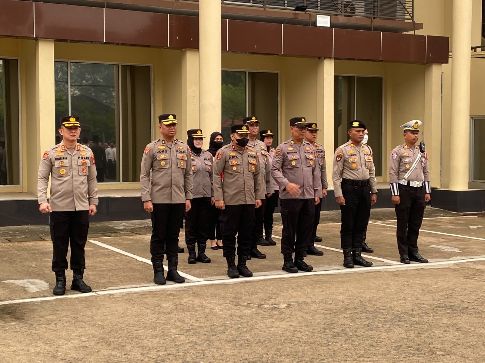 Apel Pagi, Kapolresta Pontianak Tekankan Disiplin, Kehadiran Personel dan Larangan Narkoba