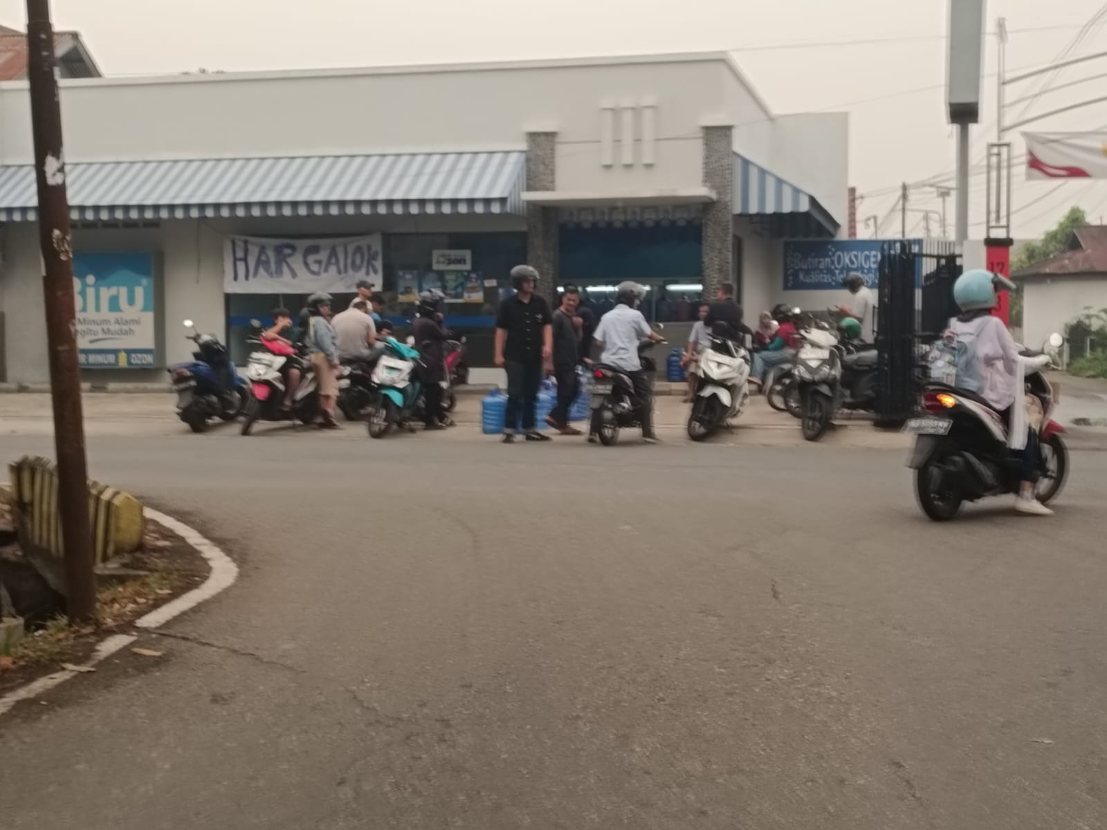Kekeringan Panjang Picu Antrean Air Bersih, Polresta Pontianak Intensifkan Patroli