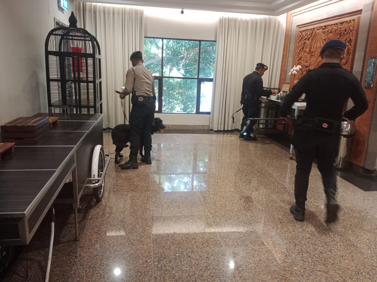 Pastikan Keamanan Ops Gapura Agung, Tim Jibom dan K-9 Gegana Sterilisasi The Westin Resort