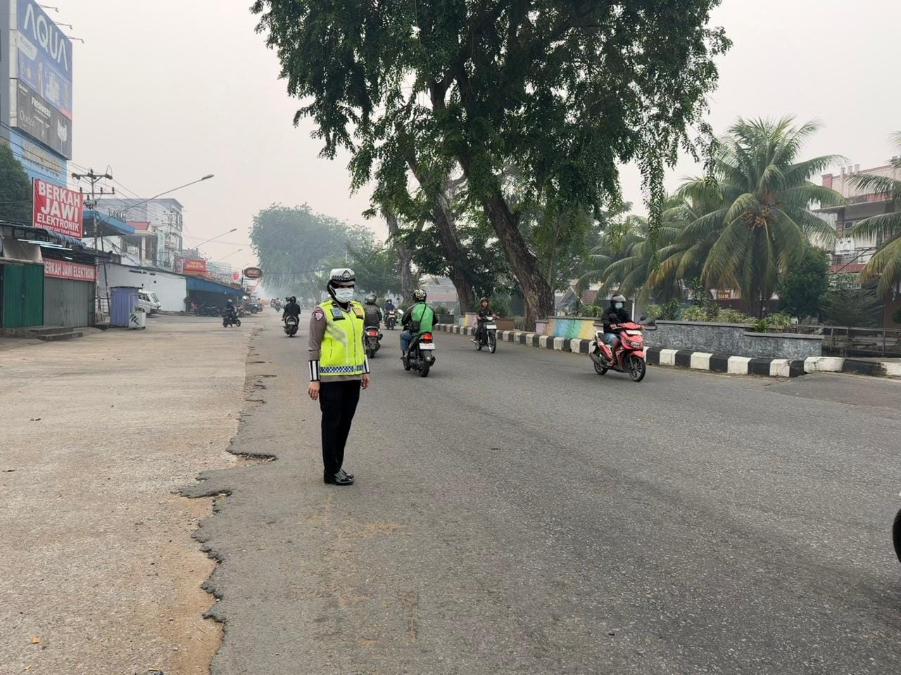 Personil Polsek Pontianak Barat Laksanakan Strong Poin Pagi, Antisipasi Kemacetan dan Laka lantas