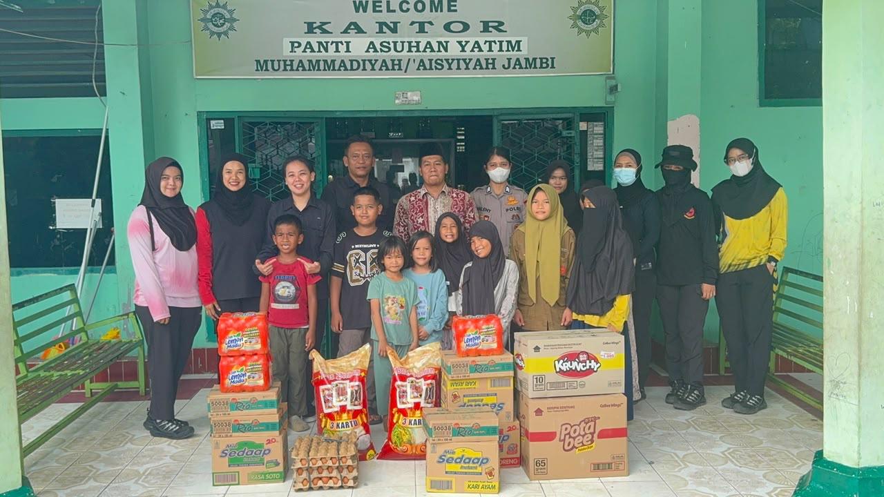 Brimob Jambi Peduli, Satbrimob Salurkan Bantuan Sembako ke Panti Asuhan Muhammadiyah/Aisyiyah Nusa Indah
