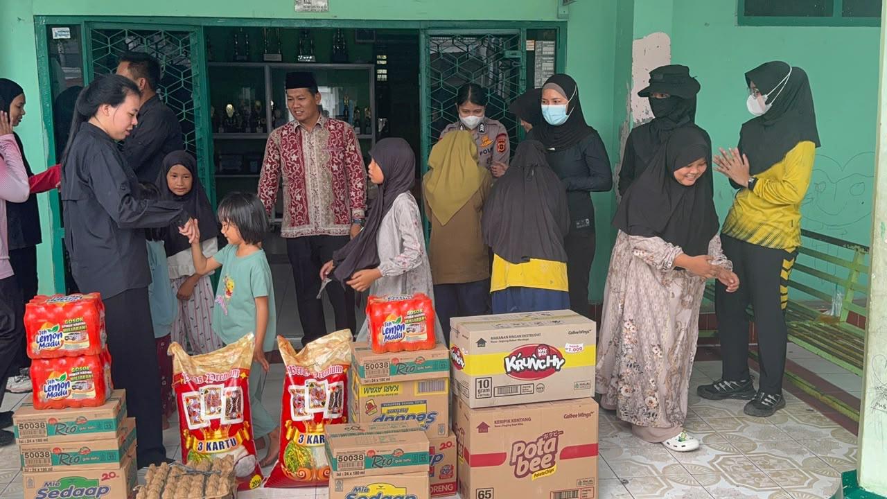 Satbrimob Polda Jambi Salurkan Bantuan Sembako ke Panti Asuhan Muhammadiyah/Aisyiyah Nusa Indah