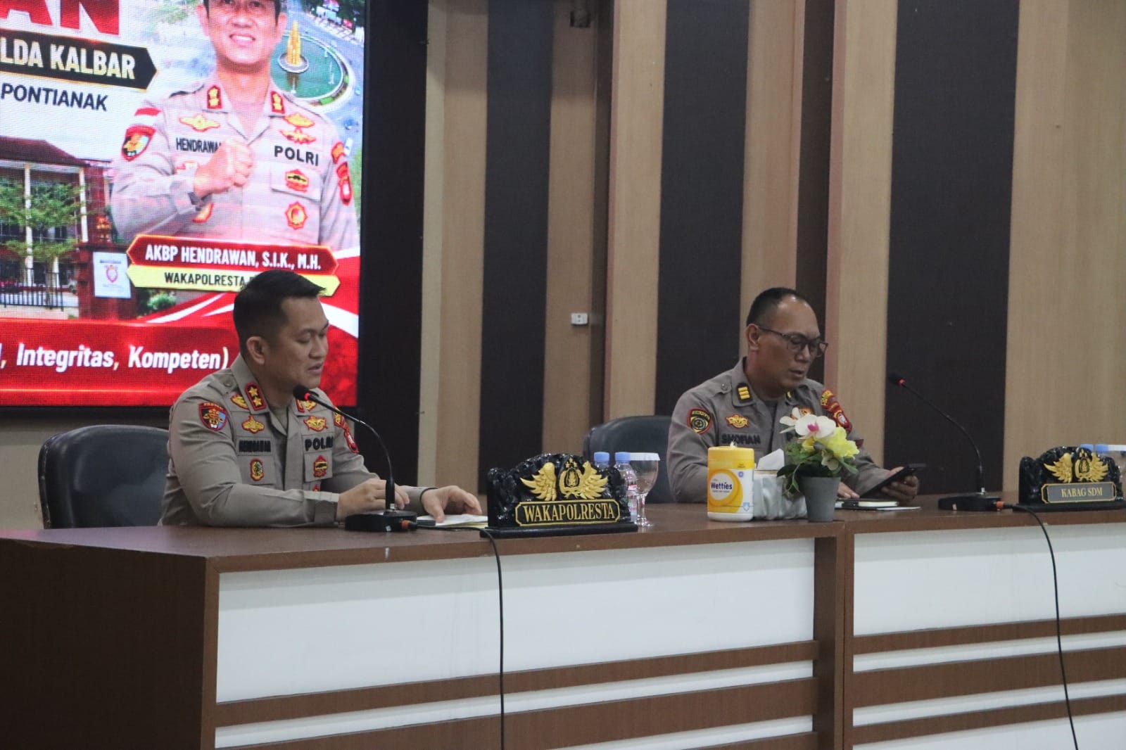 195 PERSONEL AIPTU POLRESTA PONTIANAK DIBEKALI ARAHAN PIMPINAN