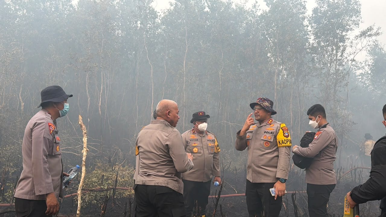 Tak Beri Celah Api Meluas, Polda Kalsel Kerahkan Personel Hadapi Karhutla