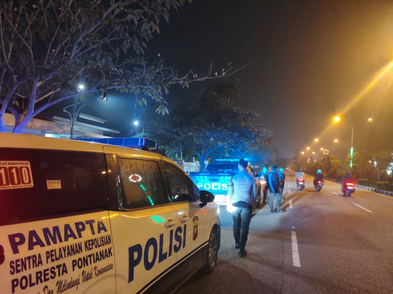 Cegah Balap.Liar, Patroli Polresta Pontaiank bubarkan kerumunan anak.nongkrong di Jln M.Sohor