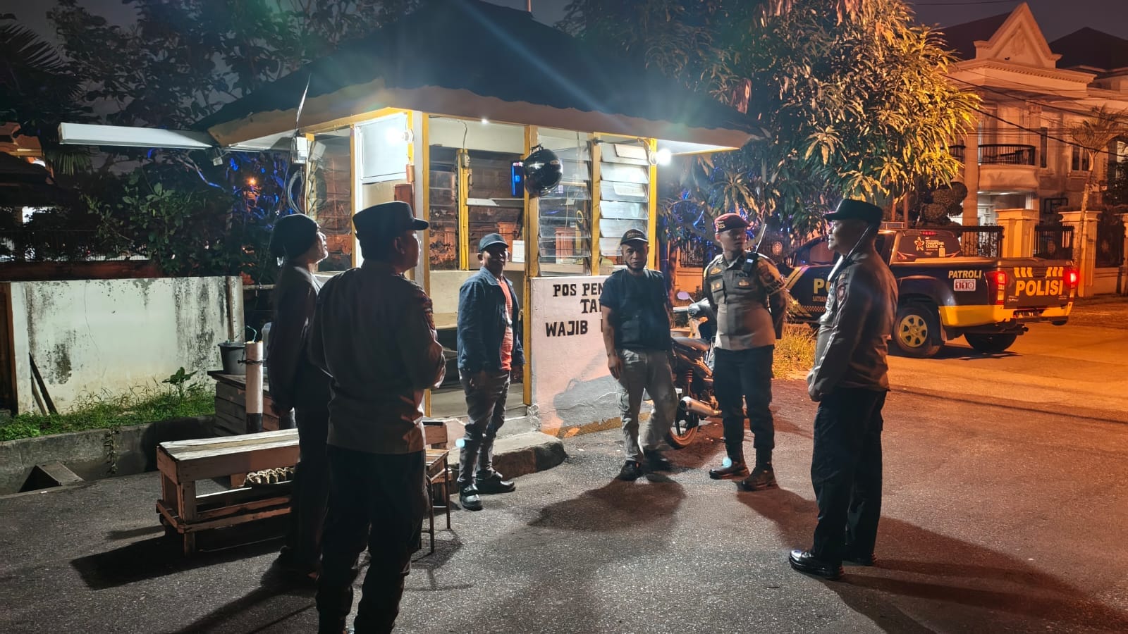 Ciptakan situasi aman, Polsek Pontianak Selatan tongkatkan patroli dialogis sampaikan himbauan kamtibmas