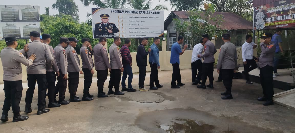 Polsek Pontianak Tinir lepas Wakapolsek yang memasuki masa purna bhakti