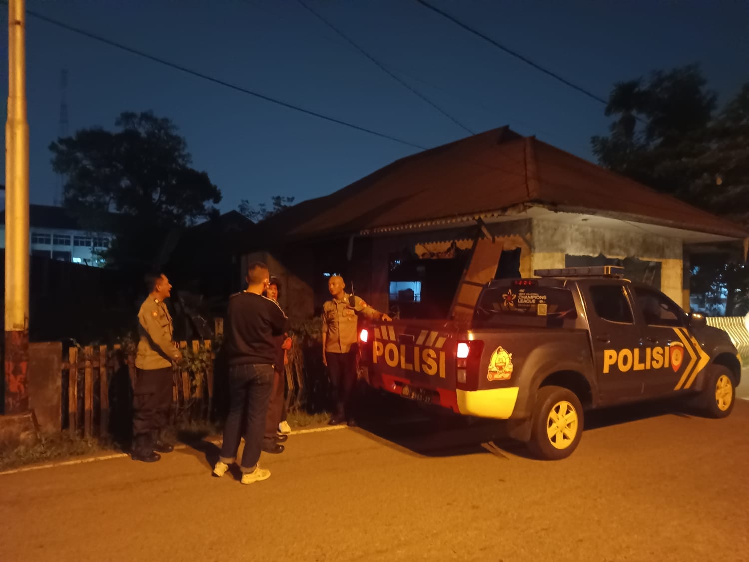 Respons Laporan 110, Patroli Enggang Polsek Pontianak Kota Cek Rumah Kosong di Jalan Zainudin