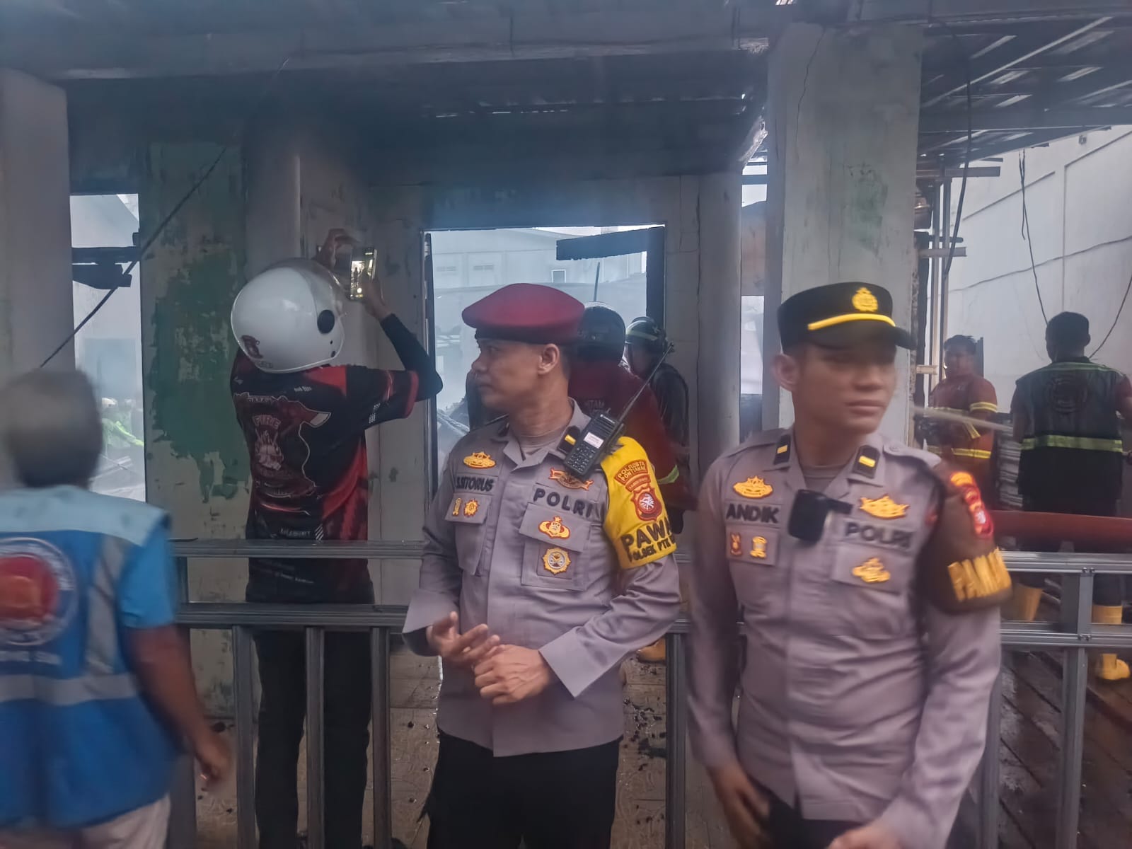 Polsek Pontianak Selatan Amankan Lokasi Kebakaran Rumah di Jalan Tanjungpura