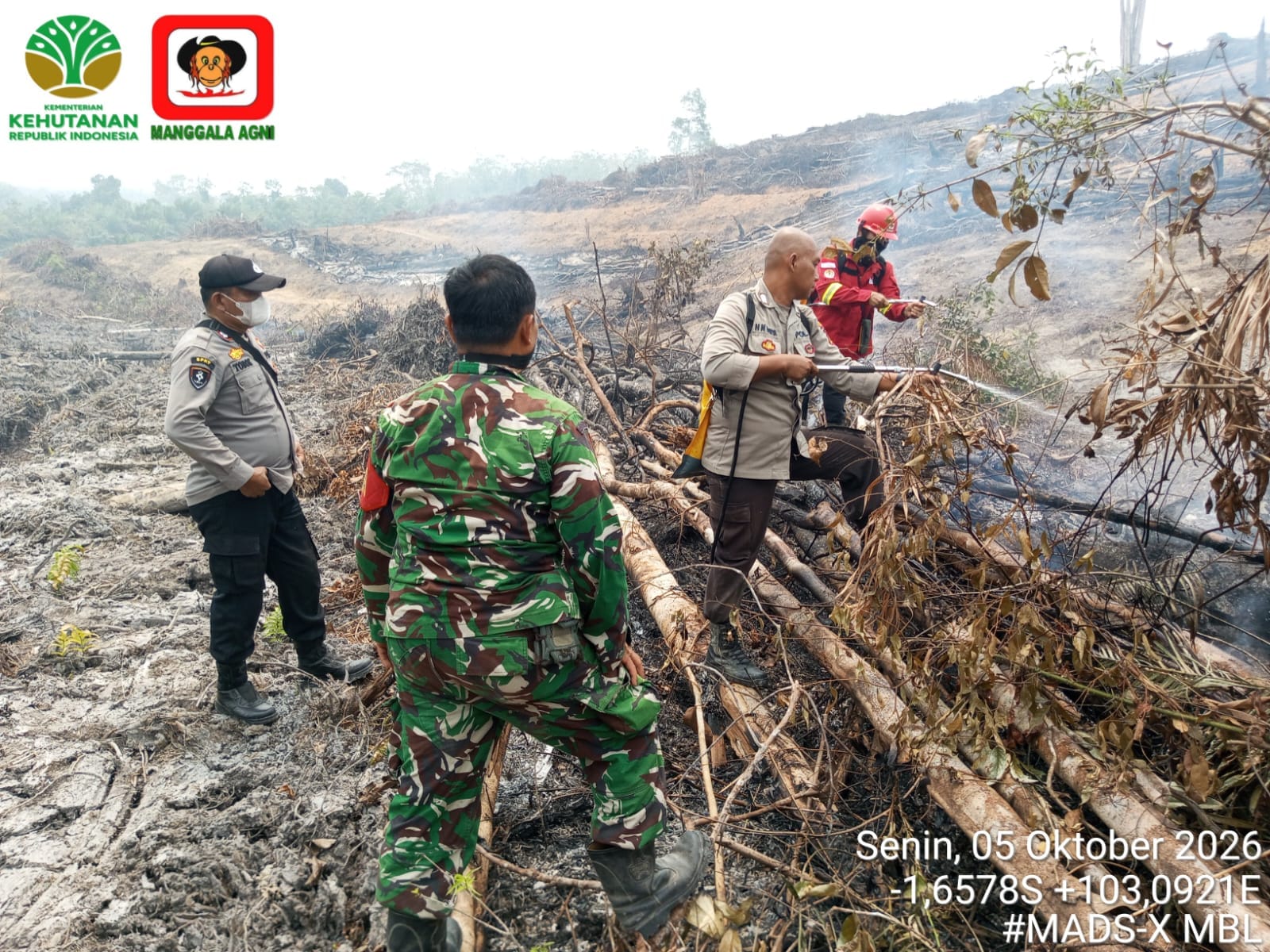 Tim Gabungan Padamkan Hotspot di Desa Pelayangan Batanghari, Luas Lahan Terbakar ±0,8 Hektare