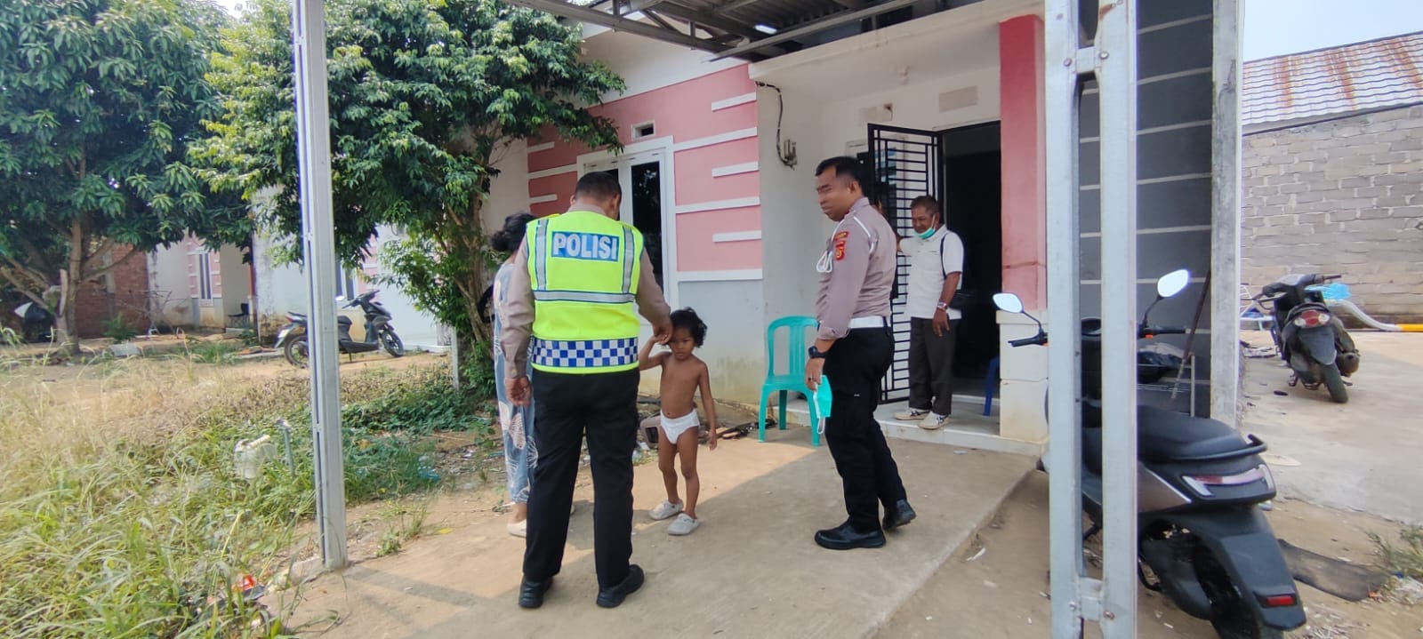 Balita Lepas dari Pantauan Orang Tua, Polisi Temukan Saat Patroli Hunting di Tebo