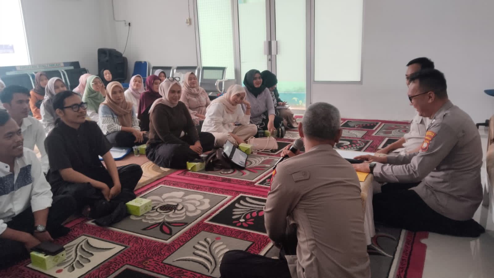 Satbinmas Polresta Pontianak Edukasi Pasangan Pranikah tentang PKDRT dan Layanan 110