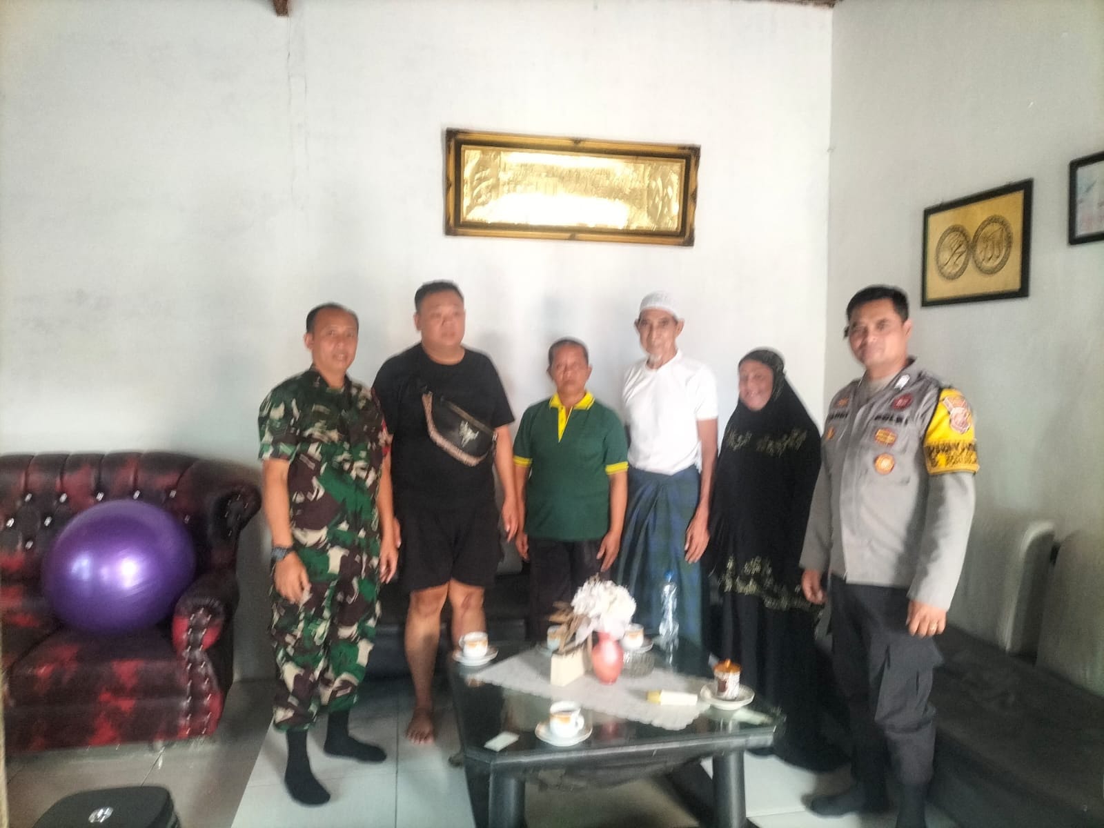 Lakukan Problem Solving Bhabinkamtibmas Siantan Tengah Mediasi Perselisihan Warga Gg. Selat Madura Berakhir Damai