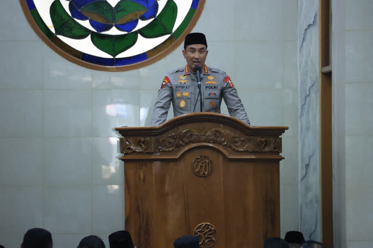 Perkuat Akhlak dan Rendah Hati, Kapolri Sampaikan Pesan kepada Jamaah Masjid Al-Ikhlas