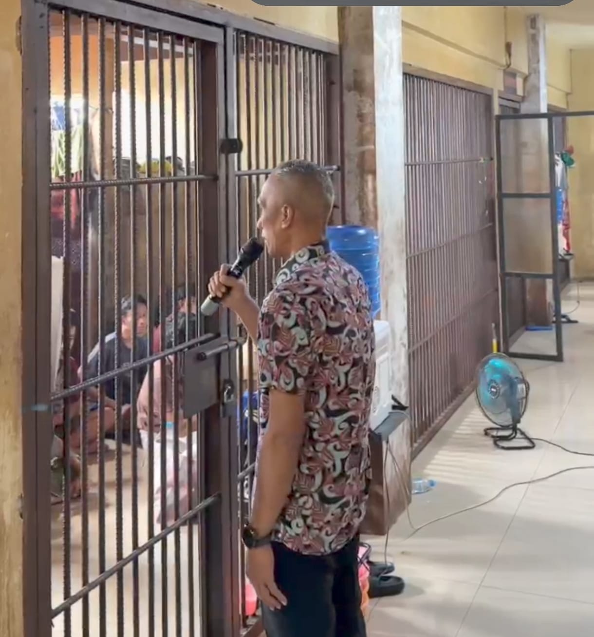 Tanamkan nilai keimanan Polresta Pontianak gelar Binrohtal dan Tausiah bagi 68 Tahanan