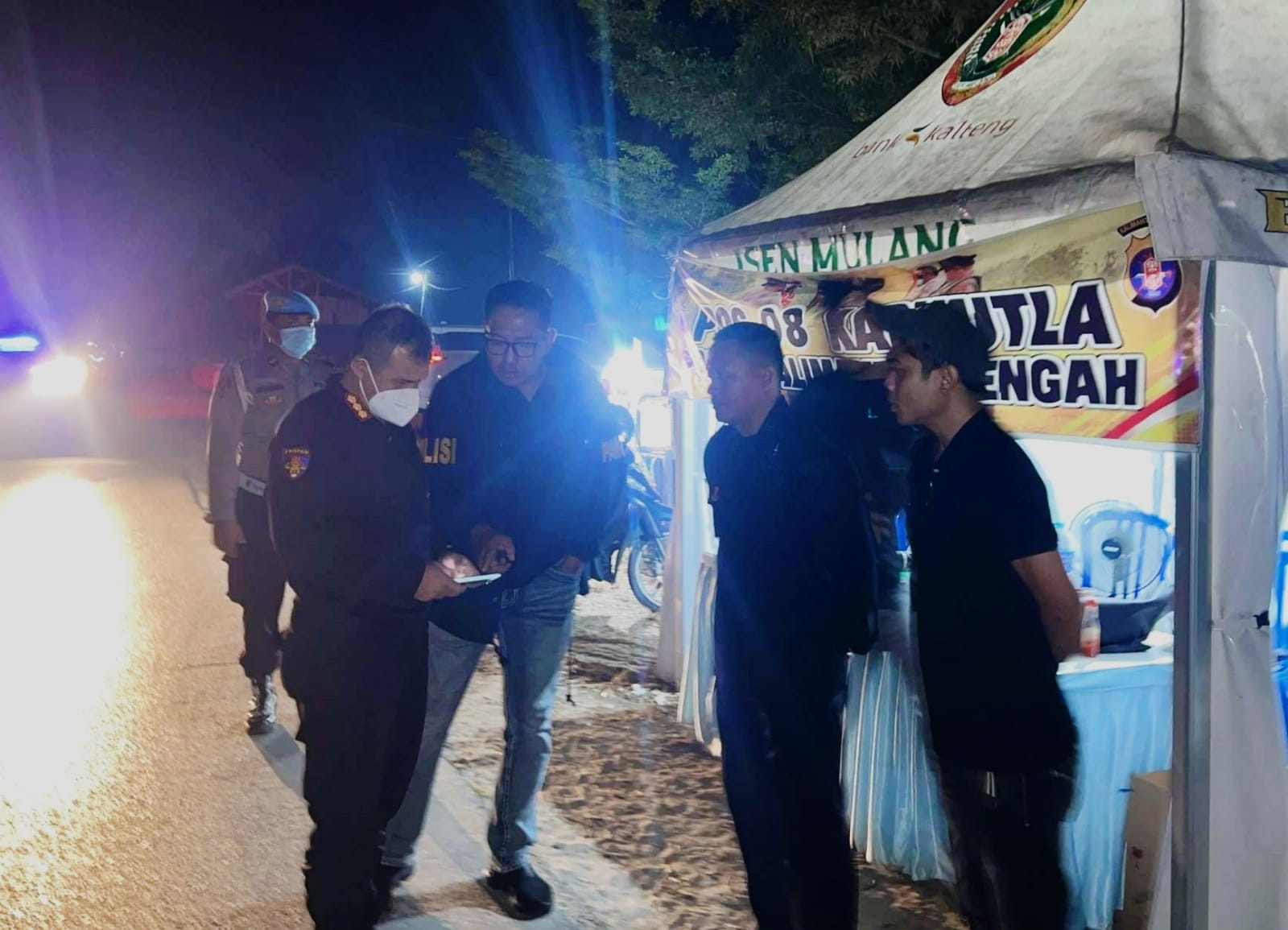Kabidpropam Polda Kalteng Patroli Malam, Pastikan Personel Siaga di Posko Karhutla