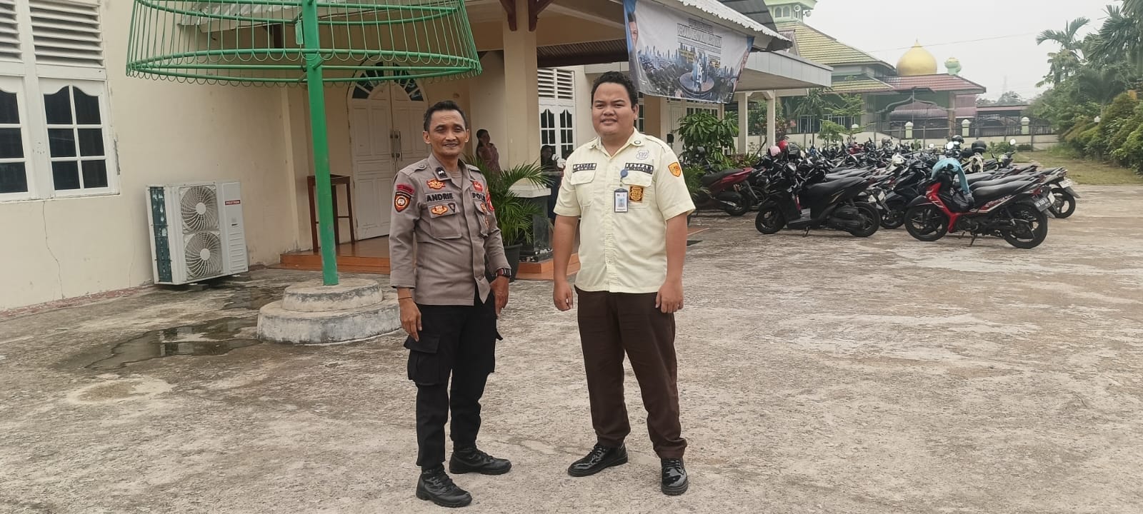 Personel Enggang Polsek Pontianak Barat Laksanakan Patroli ke Gereja, Antisipasi Gangguan Kamtibmas dan Curanmor