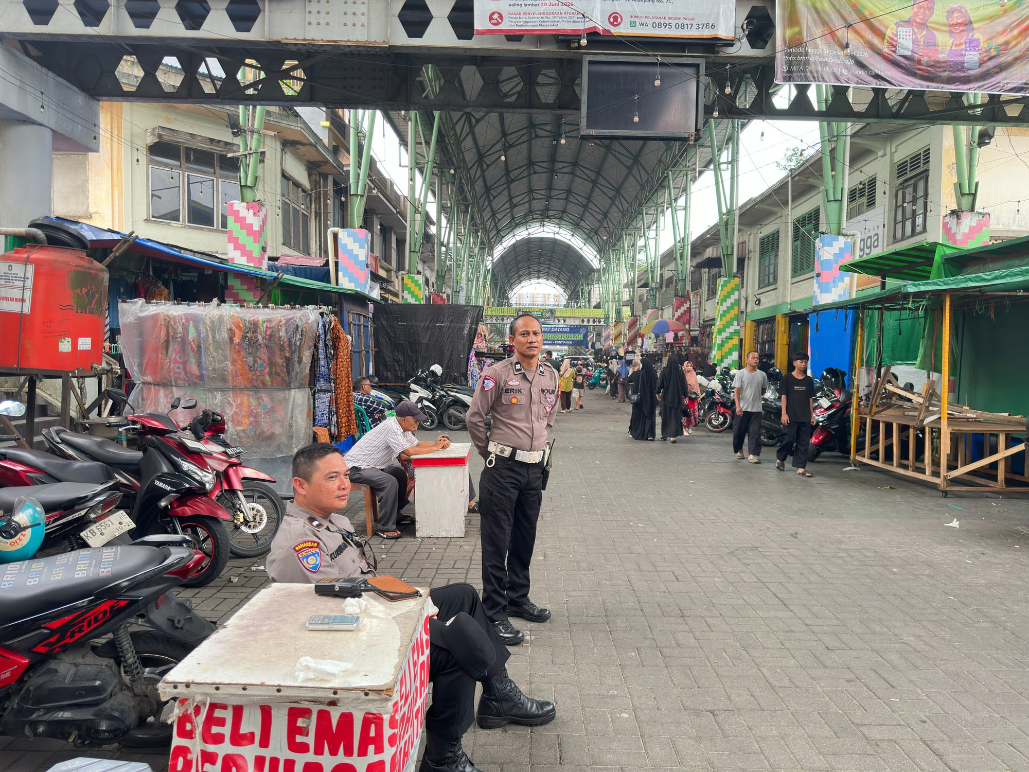 Polsek Pontianak Kota Amankan Peringatan Maulid Nabi Muhammad SAW di Pasar Tengah