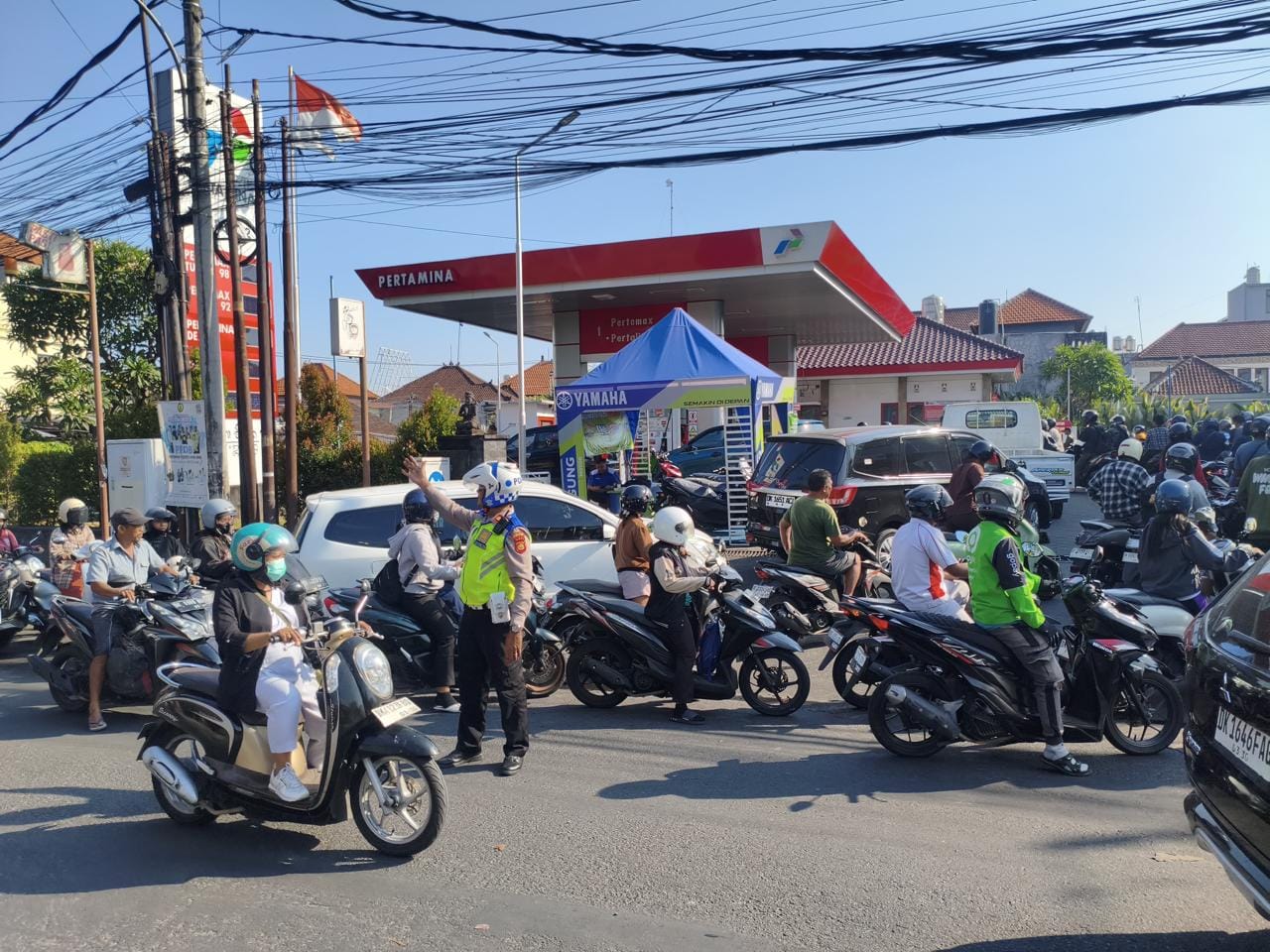 Polda Bali Kerahkan Personel Amankan Antrean BBM, Pastikan Situasi Tetap Kondusif