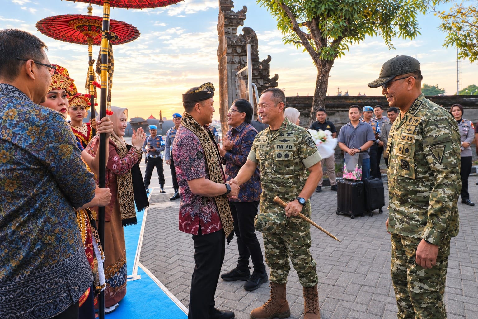Tiba di Bali, Kapolda Irjen Pol. Dr. Pasma Royce, S.I.K., M.H. Disambut Tari Pendet