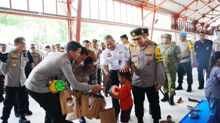 Kapolri Pantau Langsung Kesiapan Pelayanan Nataru di Stasiun Tawang Semarang