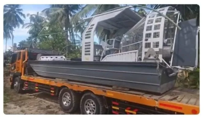 Polri Siagakan Swam Boat di Kutablang Bireuen, Bantu Mobilitas Warga Pascabencana