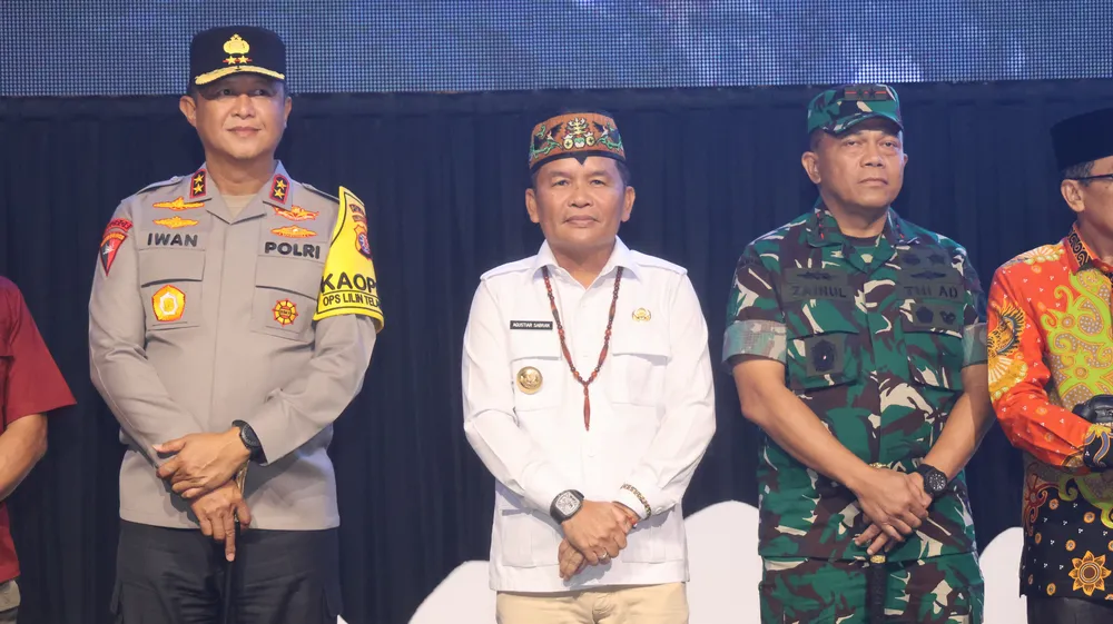 Kapolda Kalteng, Gubernur, dan Forkopimda Patroli Sejumlah Gereja Pastikan Malam Natal Aman