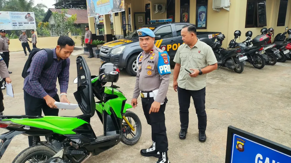 PROVOS POLRESTA PONTIANAK LAKSANAKAN GAKTIPLIN DI POLSEK PONTIANAK TIMUR