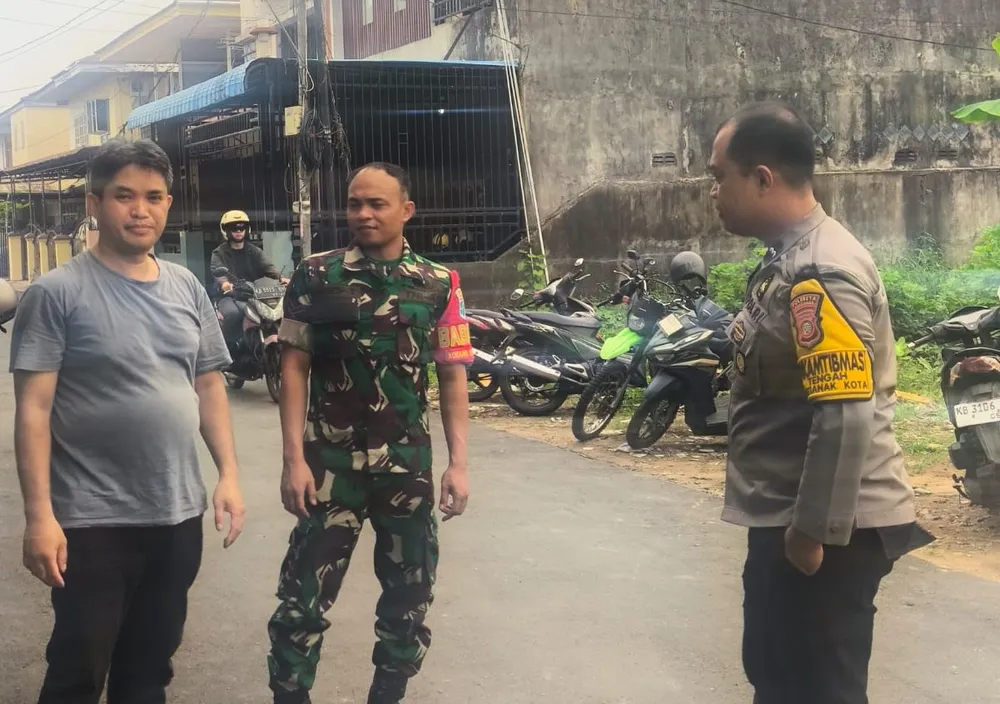 DDS dengan Warga, Bhabinkamtibmas Polsek Pontianak Kota Sampaikan Pesan Kamtibmas