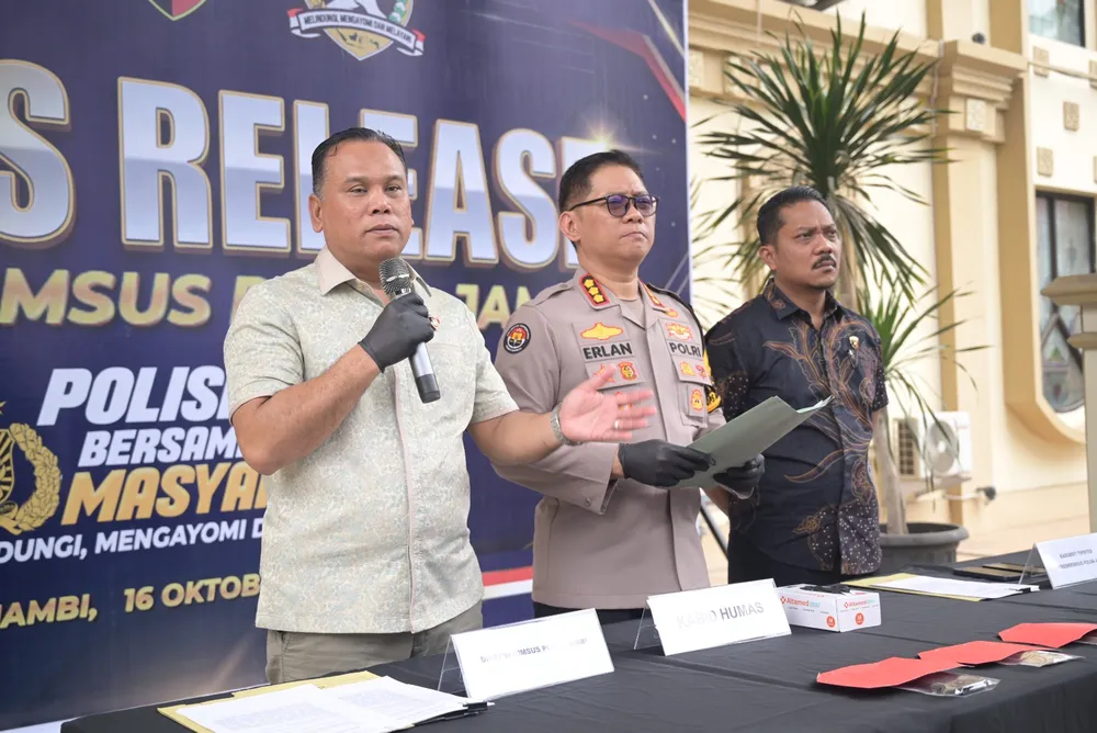 Polda Jambi Gelar Konferensi Pers Pengungkapan Kasus Dugaan Tambang Emas Ilegal di Bungo
