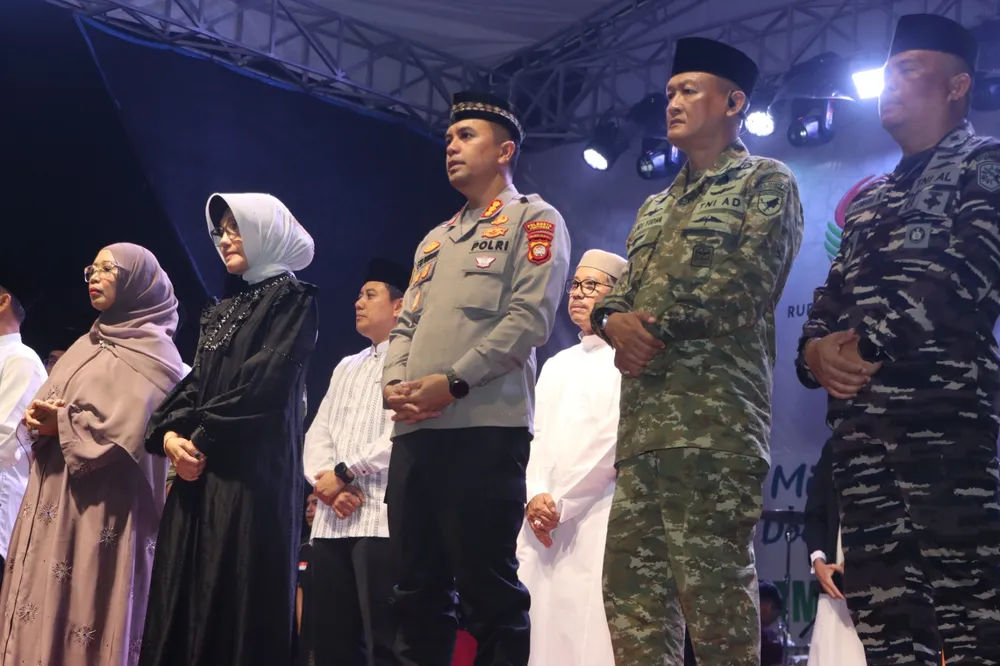 Kapolresta Pontianak Hadiri Maulid Akbar, 15 Ribu Jemaah padati alun alun kapuas