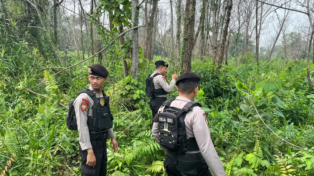 Cegah Karhutla, Personel Sat Samapta Polresta Pontianak Patroli ke Lokasi Rawan dan Sampaikan Imbauan Larangan Membakar Lahan