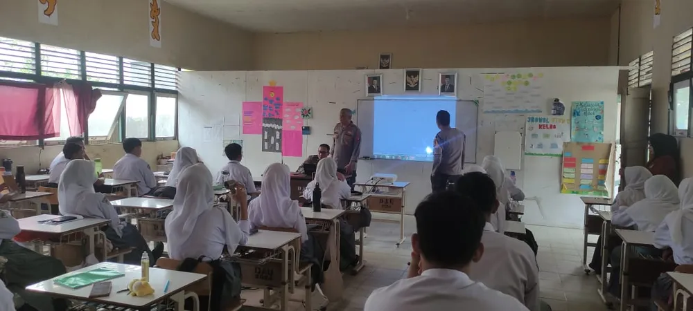 Polisi Bersama Masyarakat, Polsek Pontianak Kota Ajak Pelajar SMAN 13 Stop Narkoba