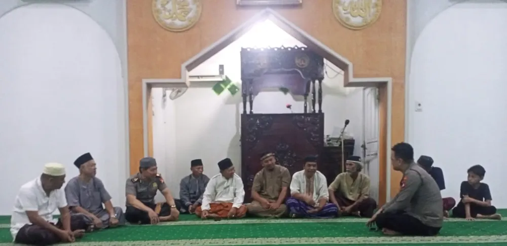 Subuh Keliling Dimasjid Qadar Islam Siantan Hulu, Wakapolsek Pontianak Utara Ajak Warga Tangkal Hoax