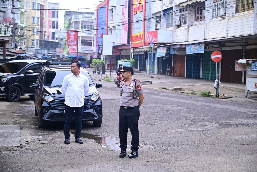 Wujudkan Polisi Bersama Masyarakat, Wakapolda Jambi dan PJU Polda Jambi Laksanakan Gatur Lalu Lintas