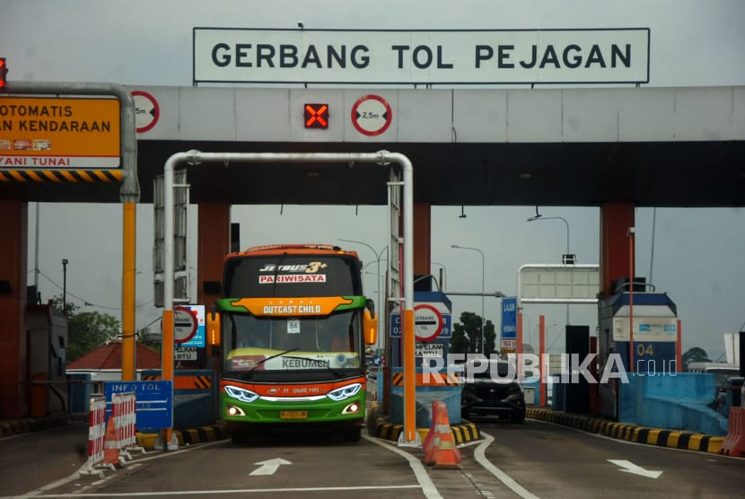 Polda Jateng Terapkan One Way Lokal dari Brebes hingga Kalikangkung untuk Kelancaran Mudik