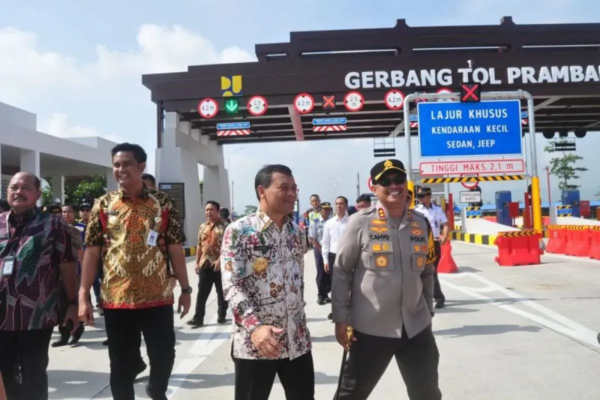 Pastikan Kelancaran, Gubernur Jateng Cek Progres Tol Klaten-Yogyakarta