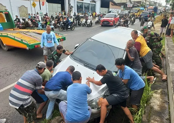 Tabrakan Beruntun di Jalur Jepara-Kudus, Tiga Mobil Terlibat