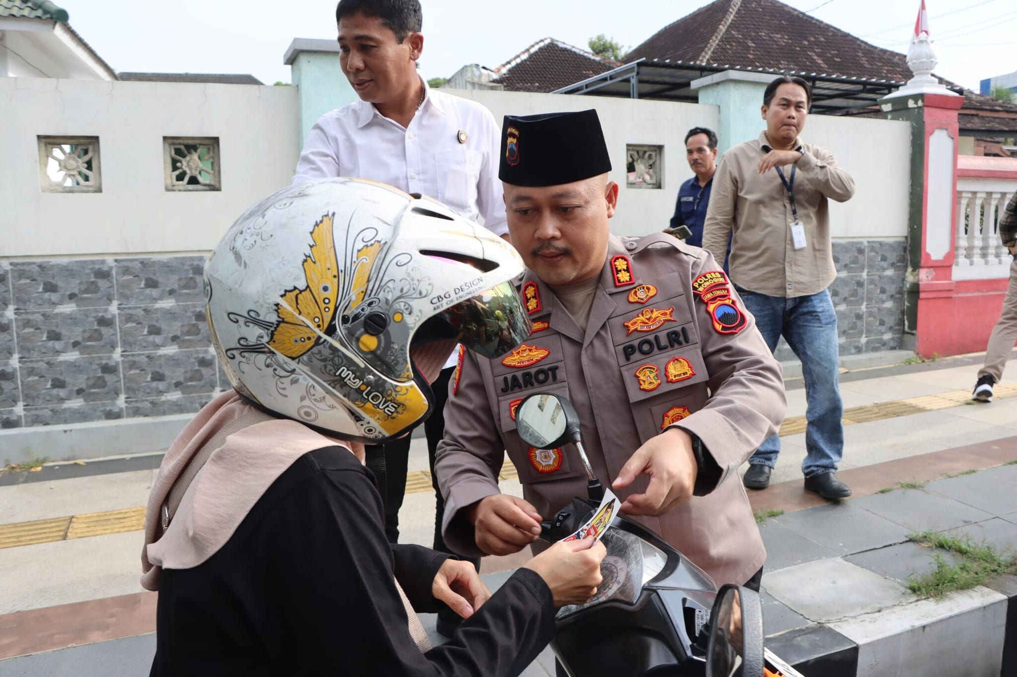Kapolres Wonogiri Sosialisasikan Layanan 110 dan Mudik Aman di Jalan