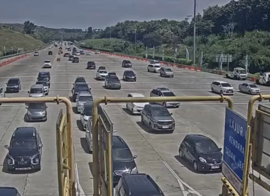 Lebih dari 3.000 Kendaraan per Jam Melintas di Gerbang Tol Kalikangkung Semarang
